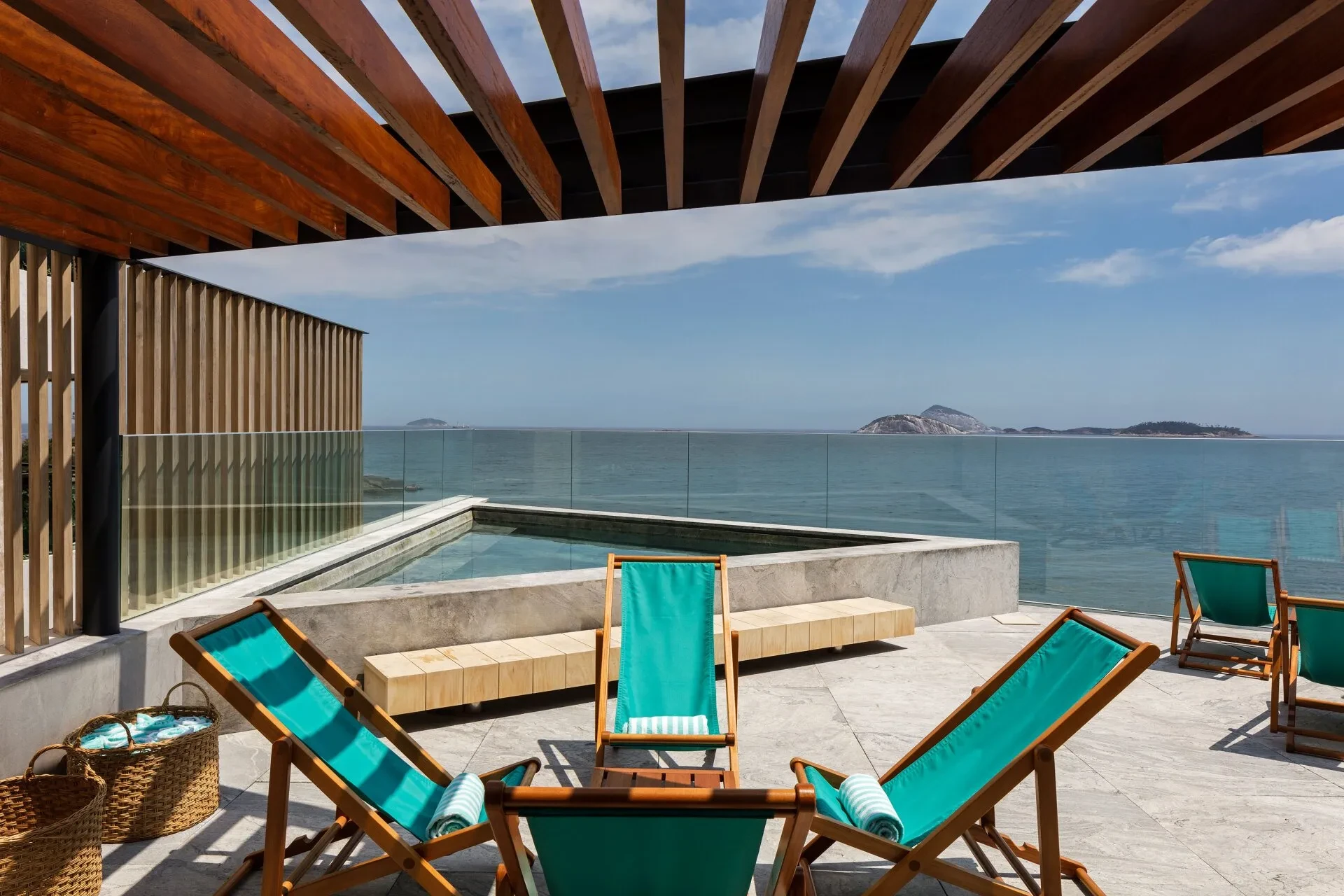 ARP Bar at Arpoador - Ocean Crudos & Cocktails - Image